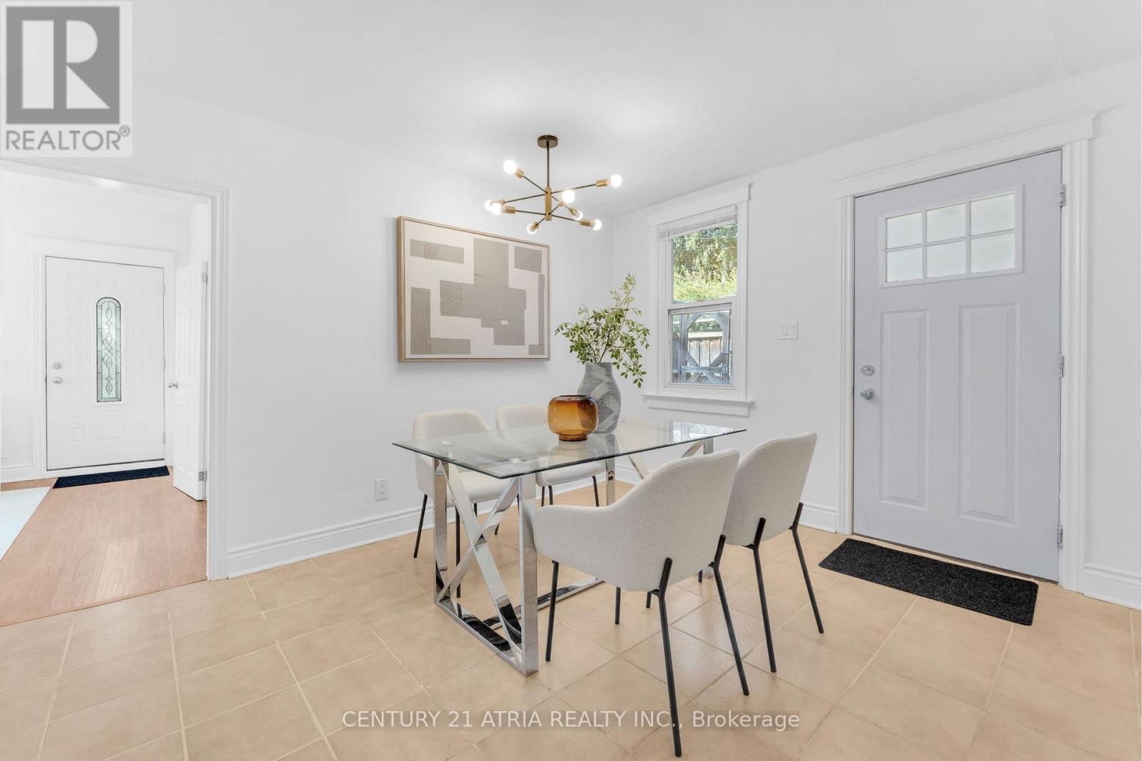 609 Pearson Street, Newmarket, ON - Indoor Photo Showing Dining Room