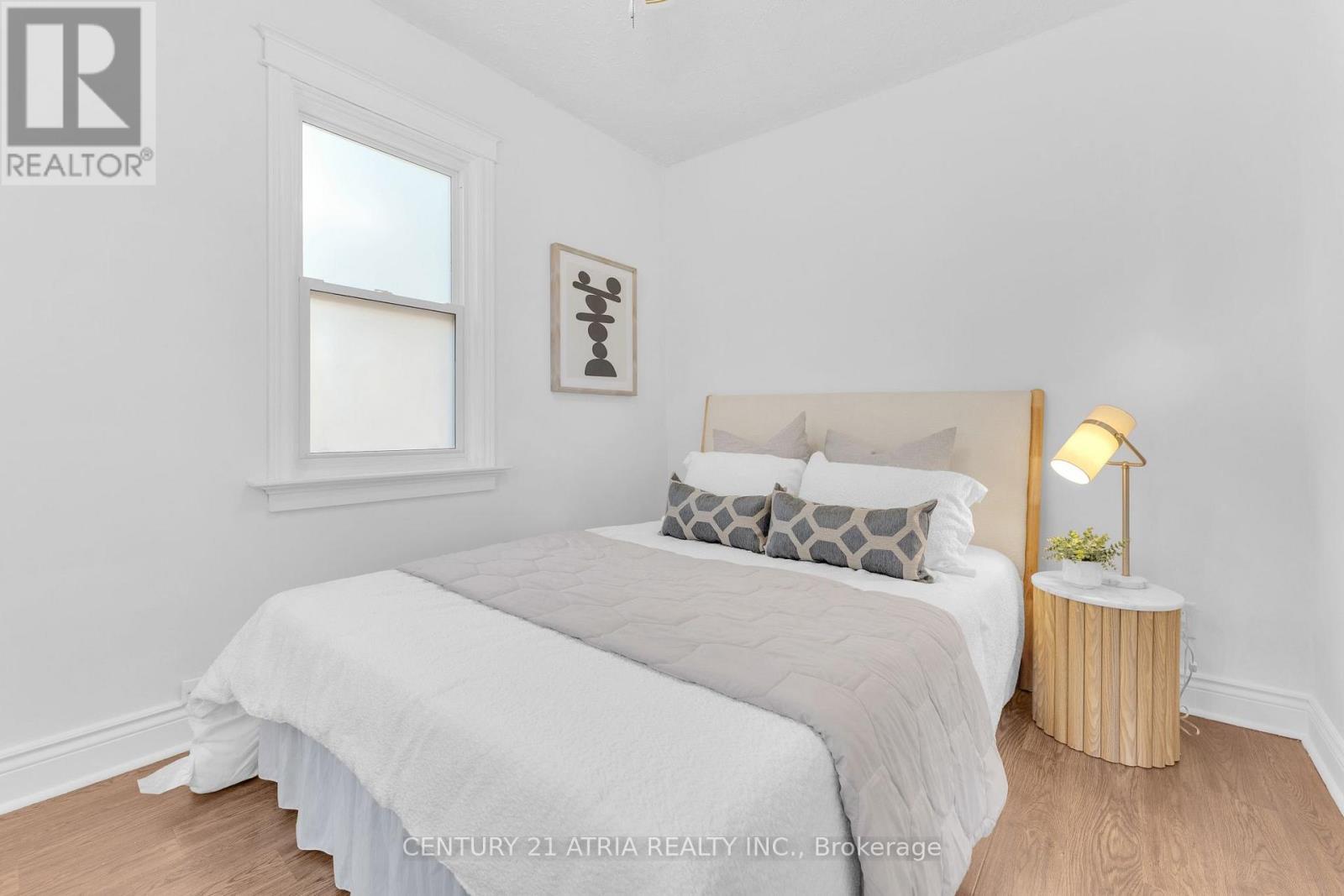 609 Pearson Street, Newmarket, ON - Indoor Photo Showing Bedroom
