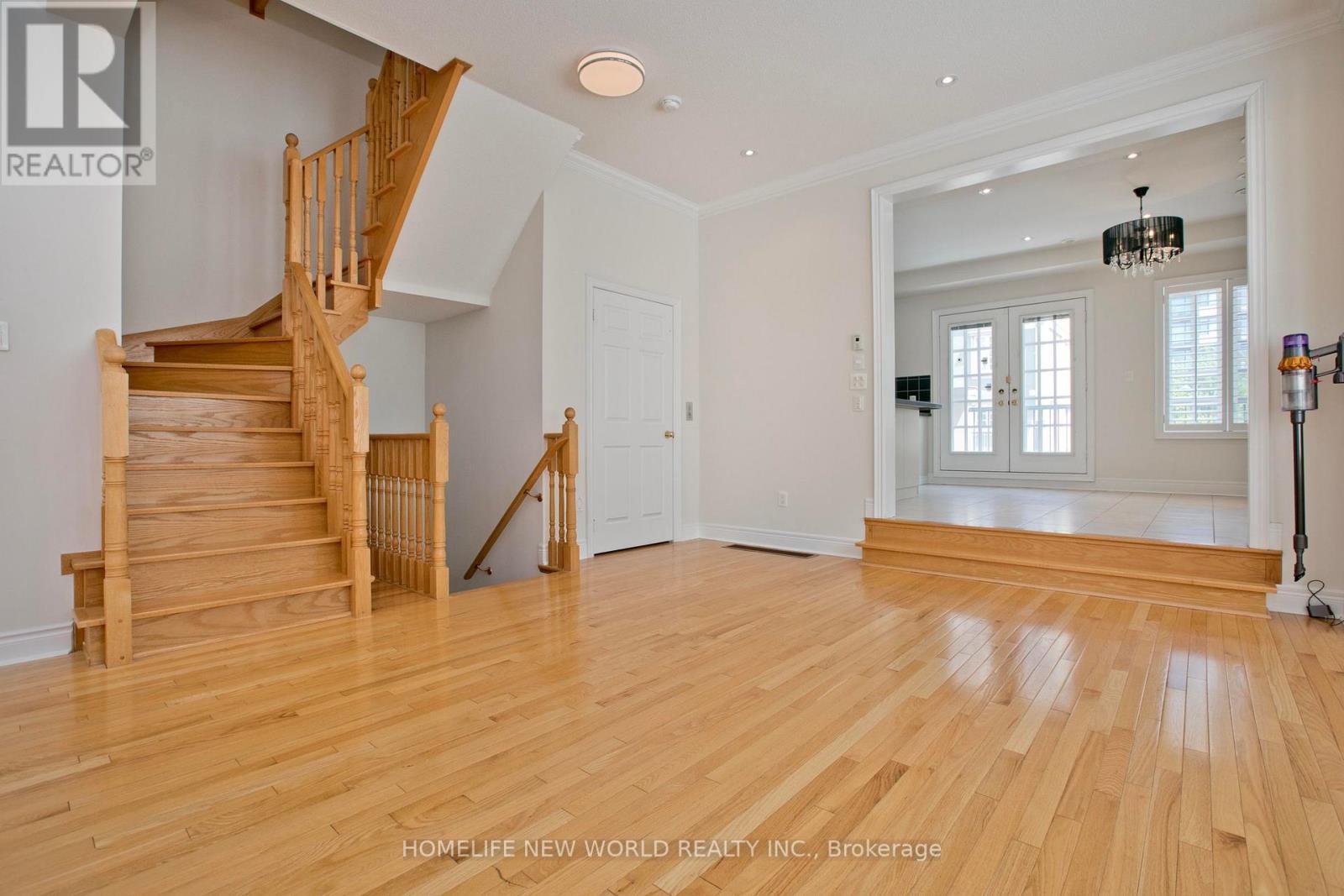 1 Mackenzie'S Stand Avenue, Markham, ON - Indoor Photo Showing Other Room