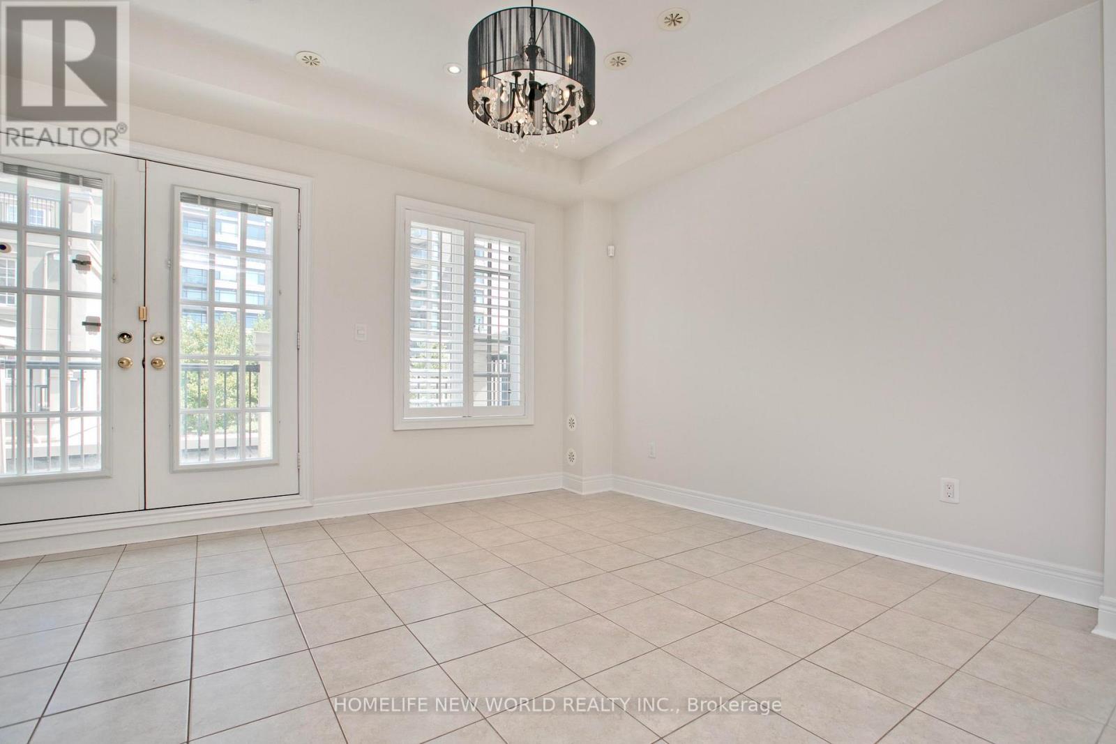 1 Mackenzie'S Stand Avenue, Markham, ON - Indoor Photo Showing Other Room
