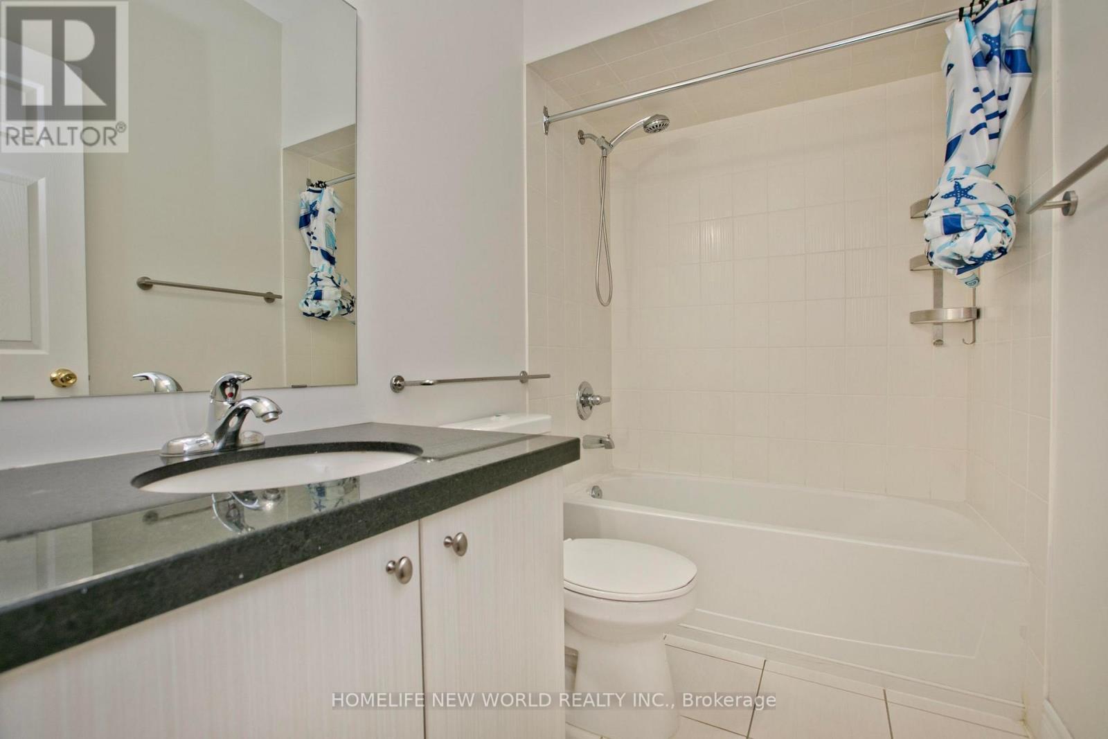 1 Mackenzie'S Stand Avenue, Markham, ON - Indoor Photo Showing Bathroom