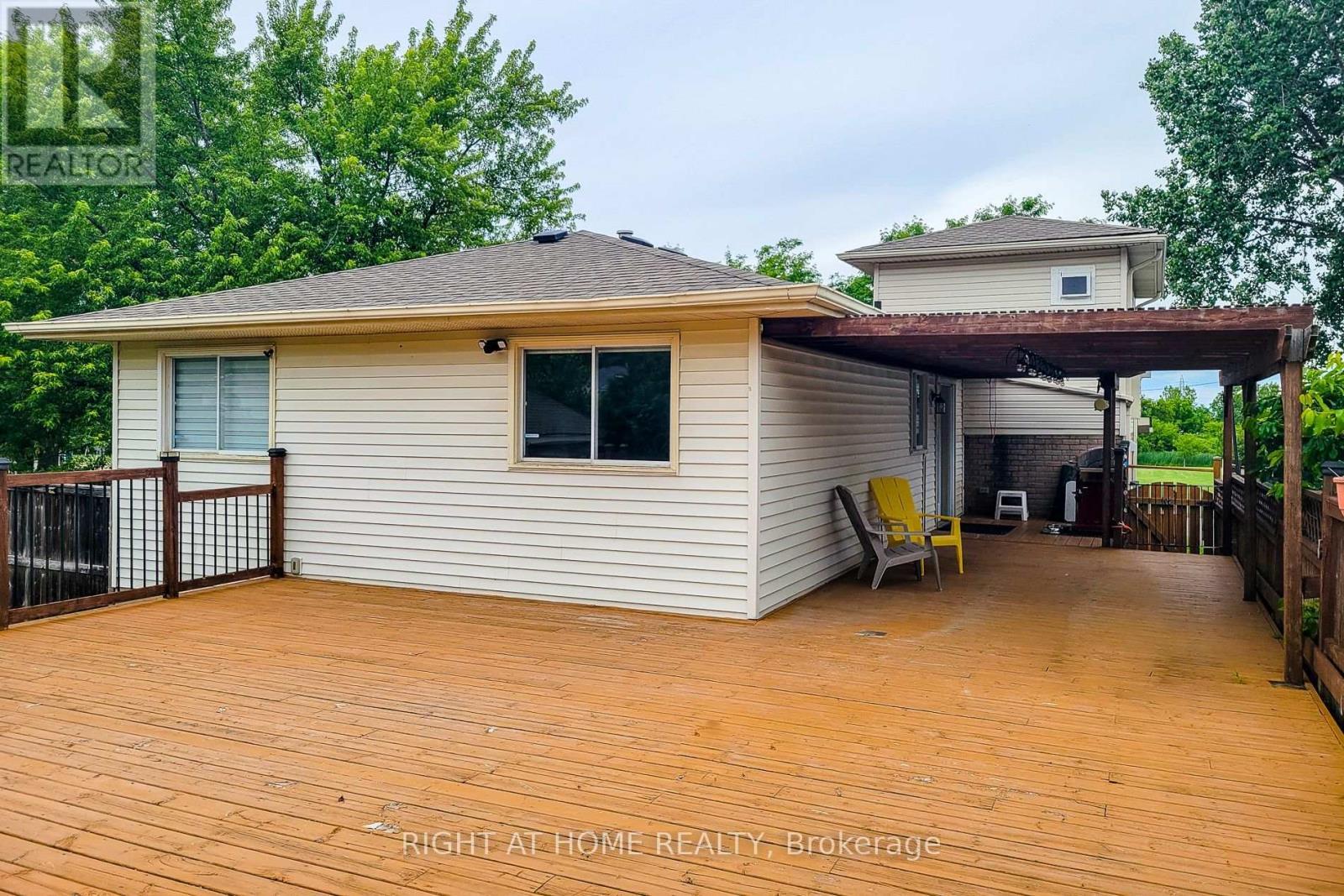 62 Hazel Street, St. Catharines, ON - Outdoor With Deck Patio Veranda With Exterior