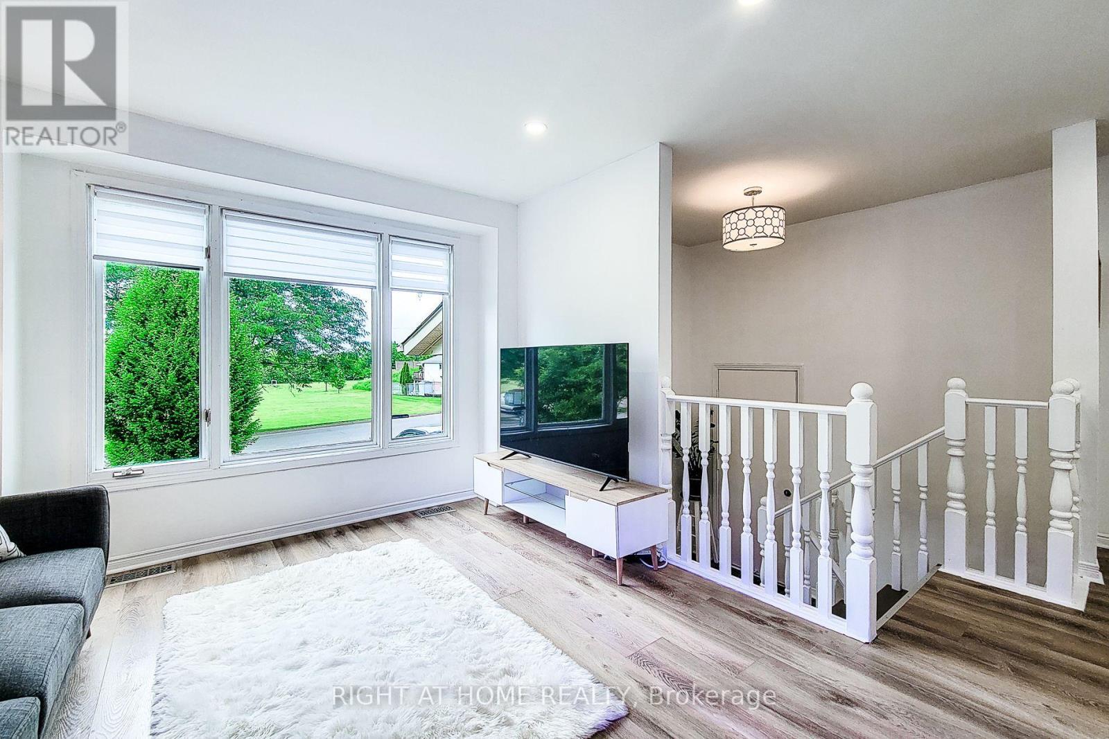 62 Hazel Street, St. Catharines, ON - Indoor