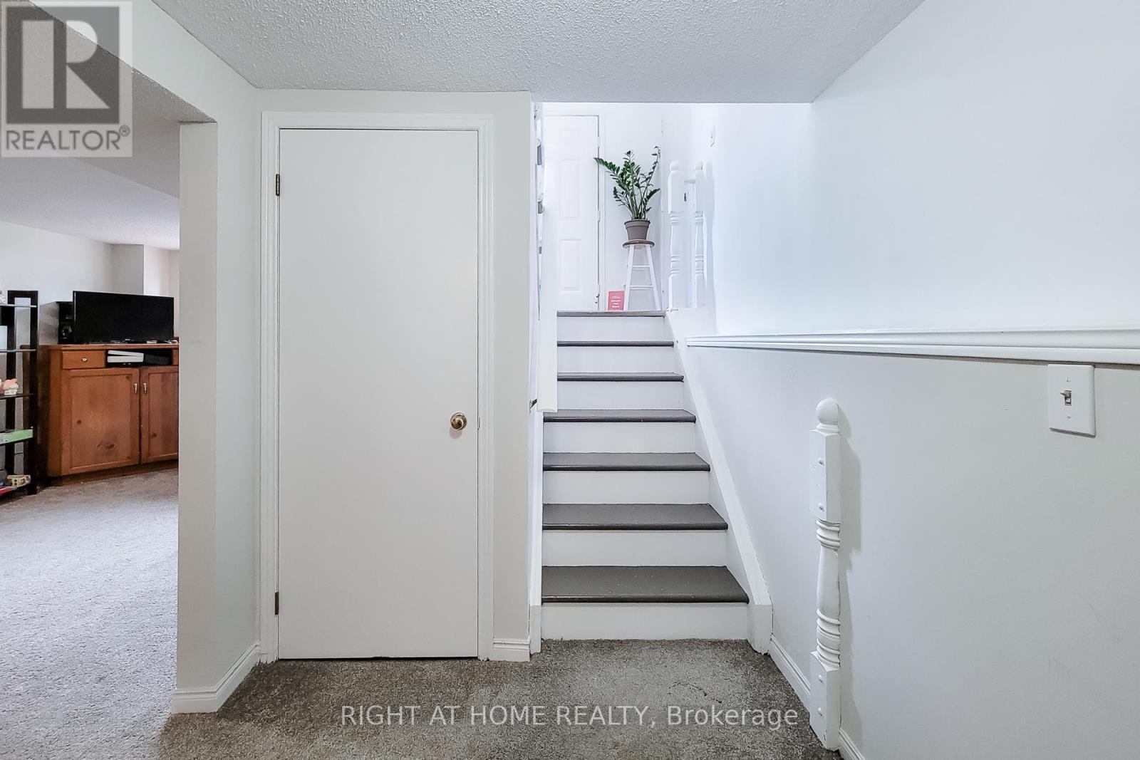 62 Hazel Street, St. Catharines, ON - Indoor Photo Showing Other Room