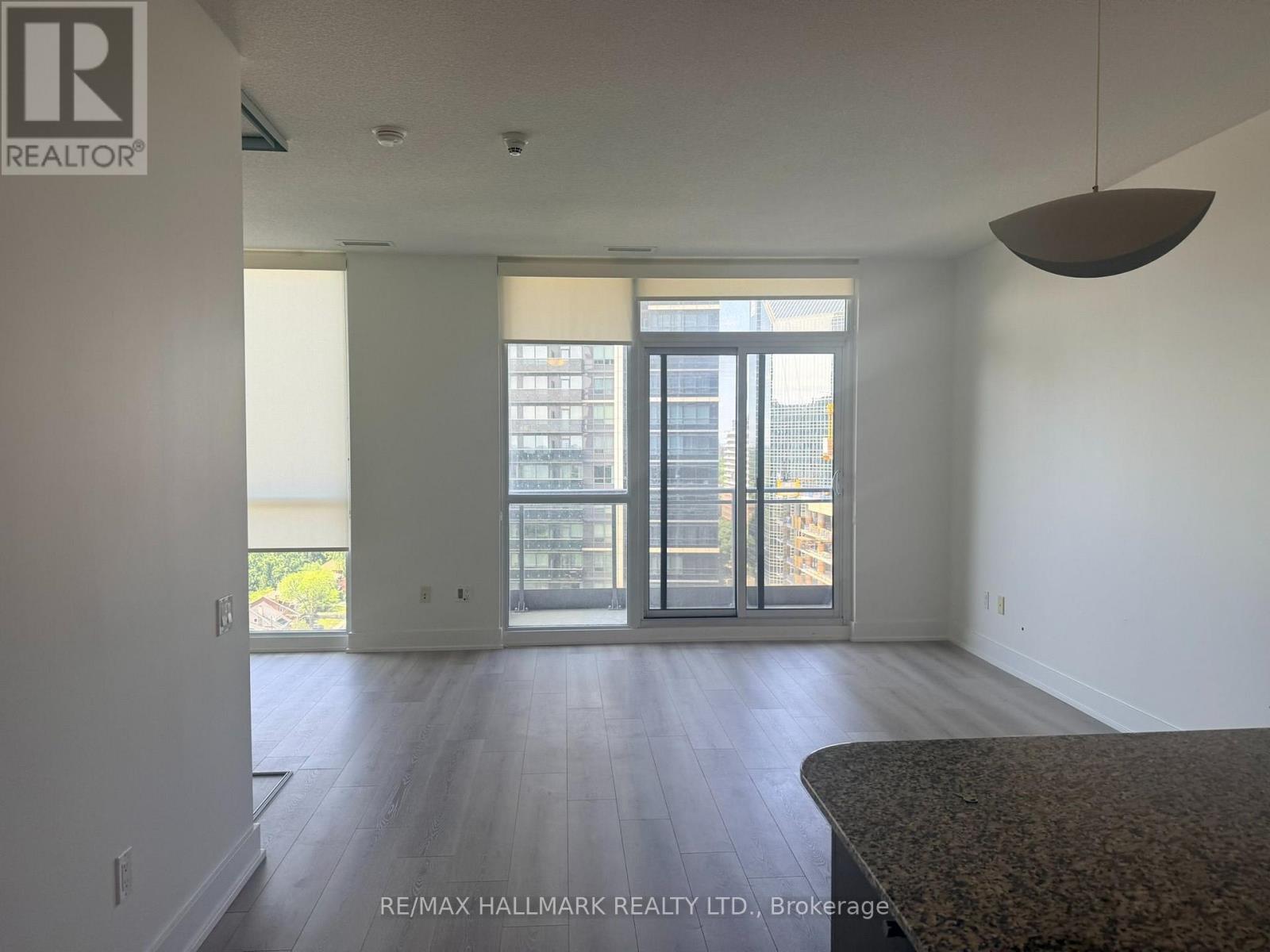 2011 - 23 Sheppard Avenue E, Toronto, ON - Indoor Photo Showing Other Room