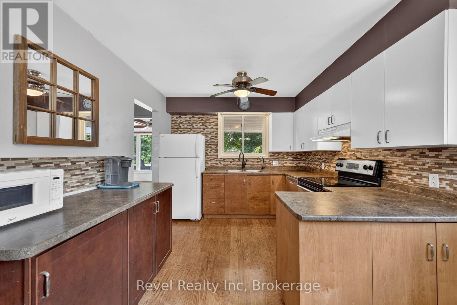 459 Cedar Point Road, Tiny, ON - Indoor Photo Showing Kitchen