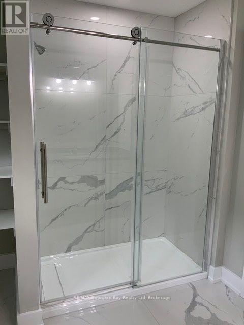 5 Oakwood Avenue S, Tiny, ON - Indoor Photo Showing Bathroom
