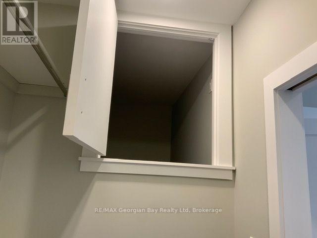 5 Oakwood Avenue S, Tiny, ON - Indoor
