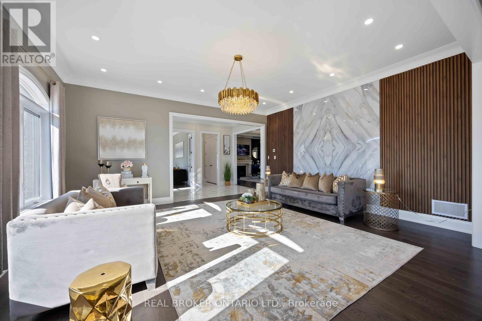 2236 Pemberton Way, Innisfil, ON - Indoor Photo Showing Other Room