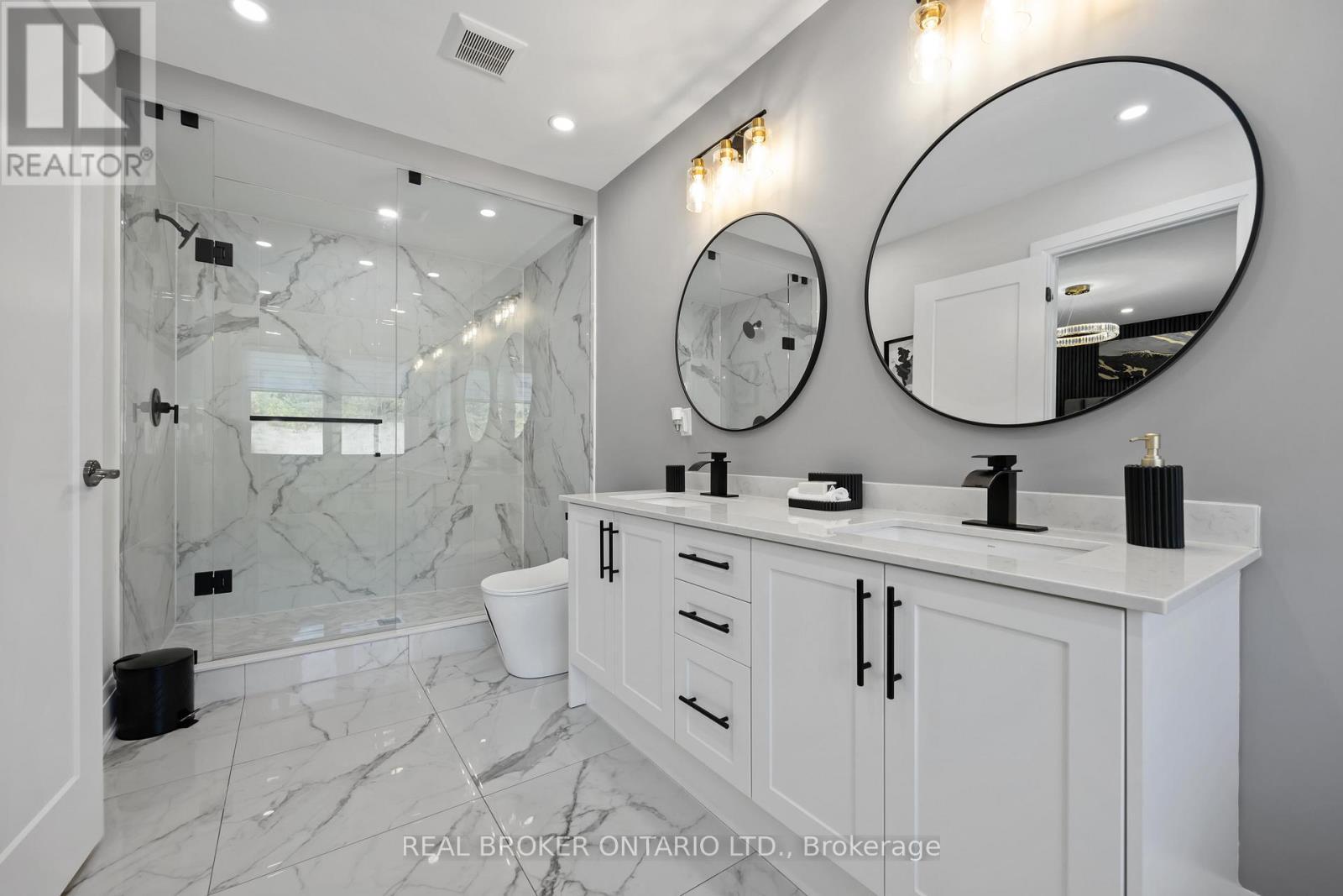 2236 Pemberton Way, Innisfil, ON - Indoor Photo Showing Bathroom