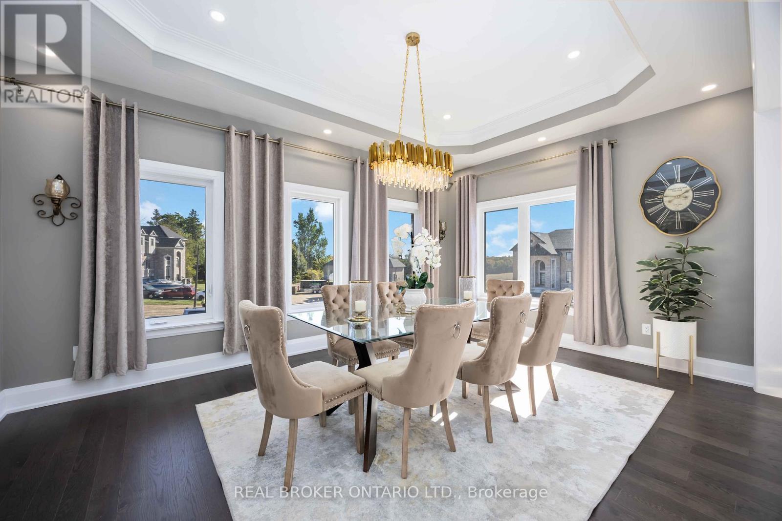 2236 Pemberton Way, Innisfil, ON - Indoor Photo Showing Dining Room
