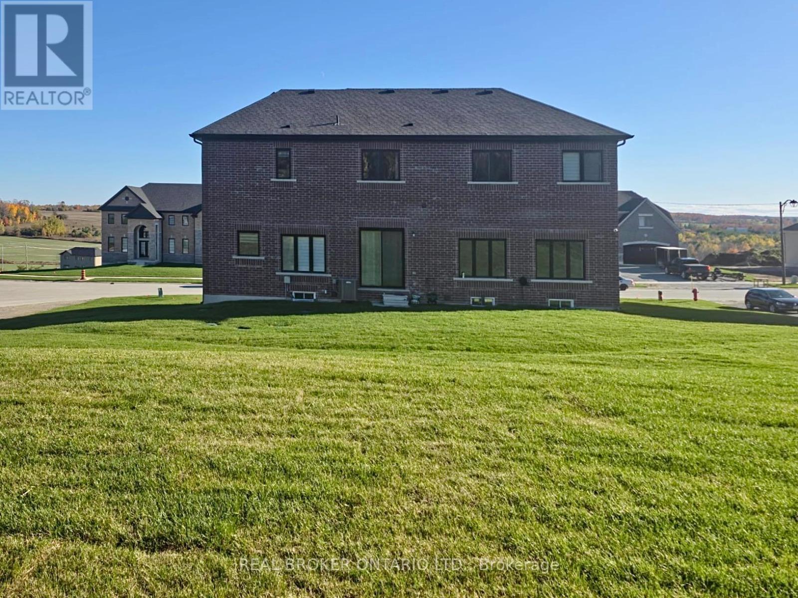 2236 Pemberton Way, Innisfil, ON - Outdoor