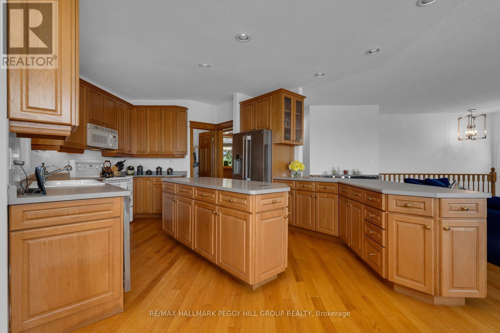 3686 Portage Bay Road, Ramara, ON - Indoor Photo Showing Kitchen