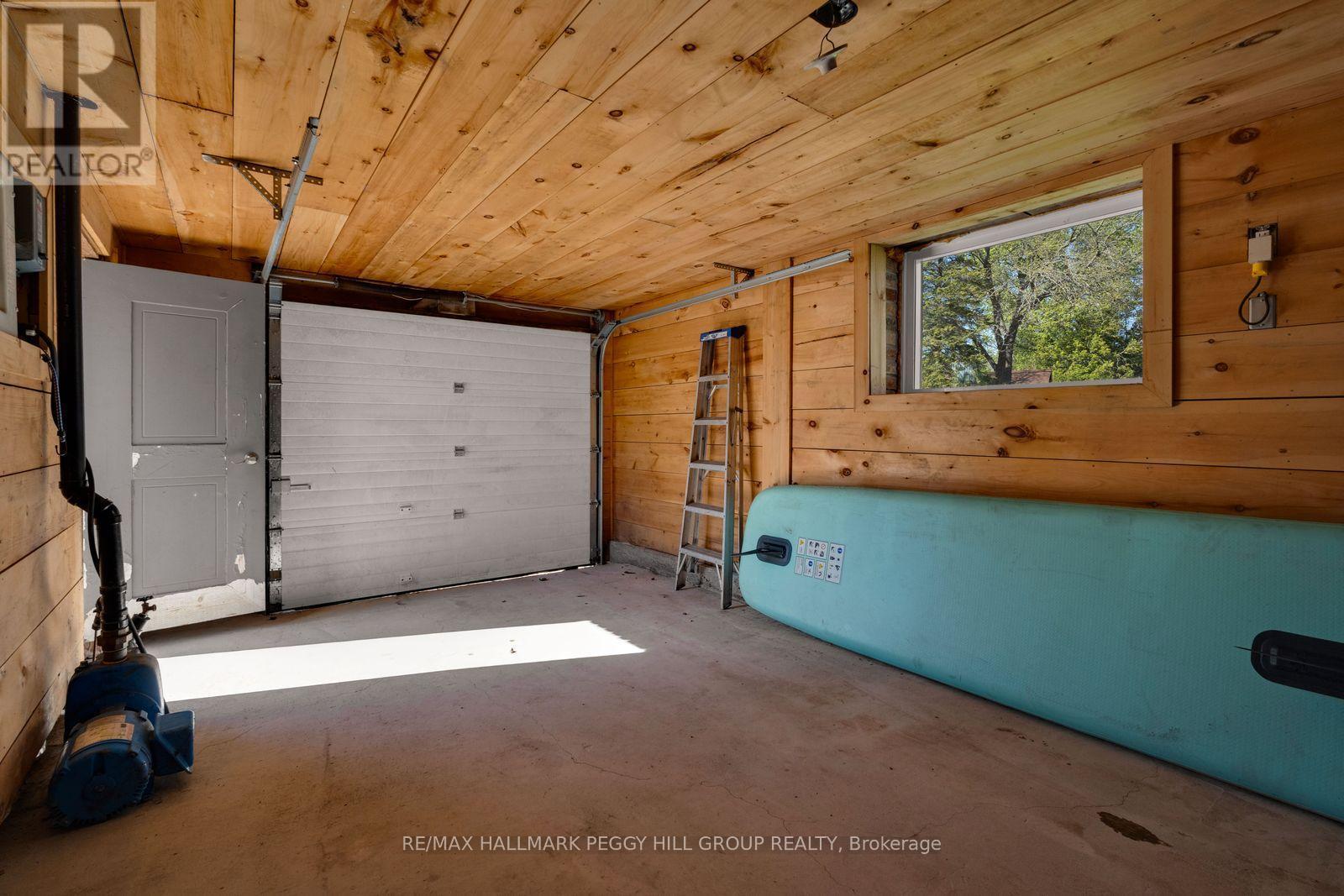 3686 Portage Bay Road, Ramara, ON - Indoor Photo Showing Garage