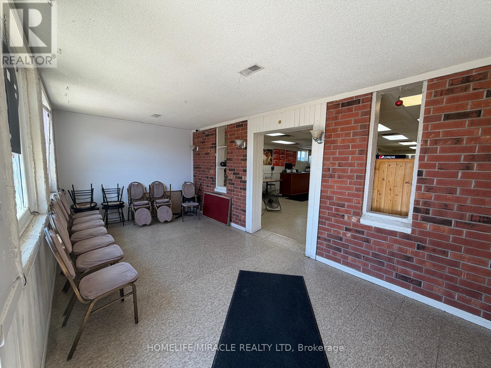 13 Yonge Street S, Springwater, ON