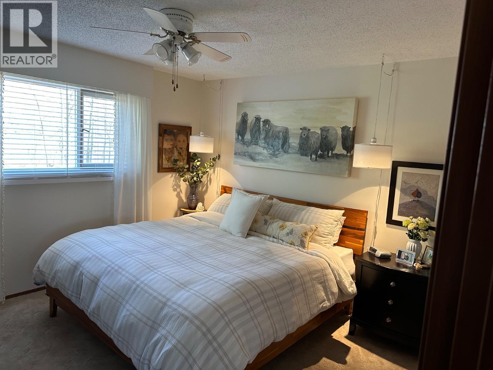 5128 44 Place Ne, Chetwynd, BC - Indoor Photo Showing Bedroom