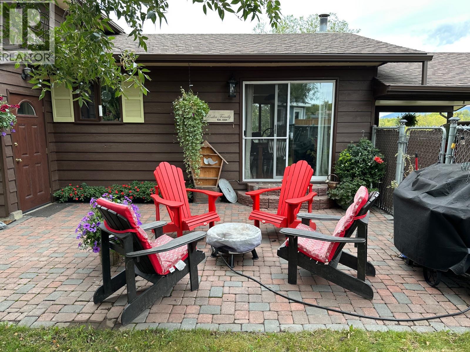 5128 44 Place Ne, Chetwynd, BC - Outdoor With Deck Patio Veranda With Exterior