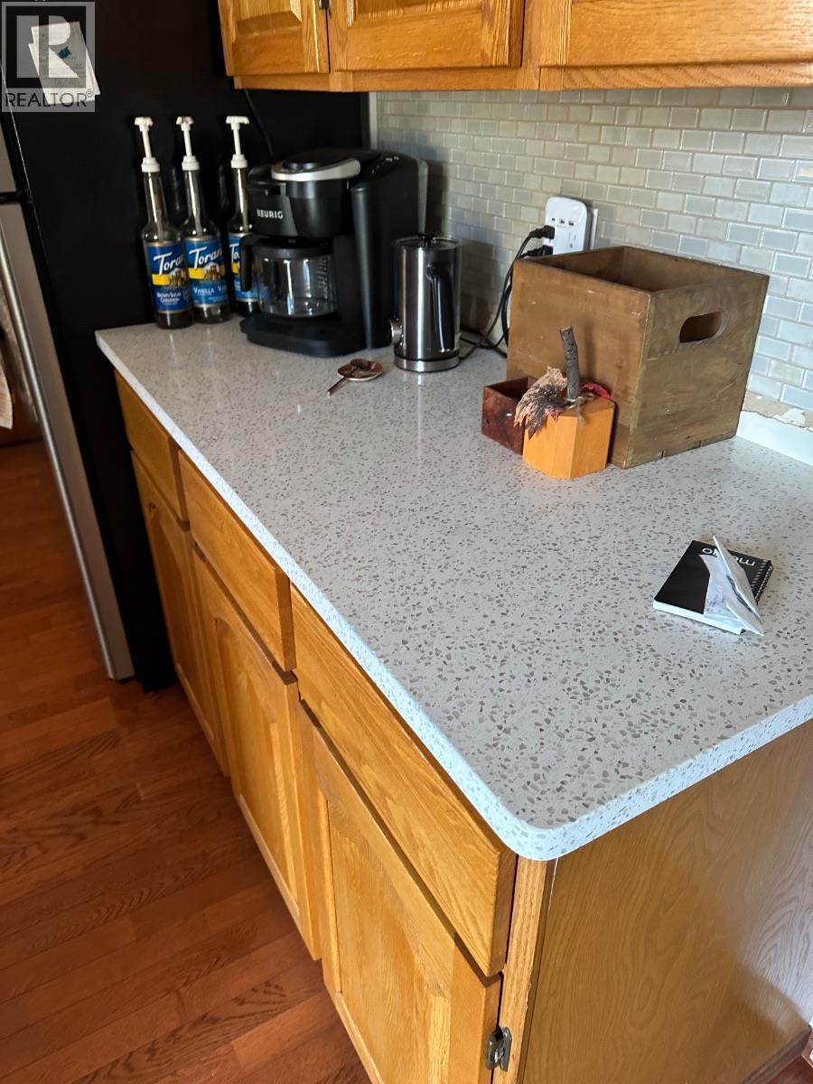 5128 44 Place Ne, Chetwynd, BC - Indoor Photo Showing Kitchen