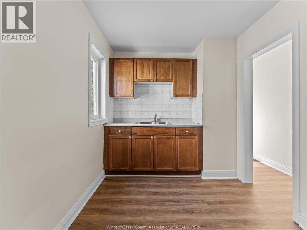962 Askin, Windsor, ON - Indoor Photo Showing Kitchen With Double Sink