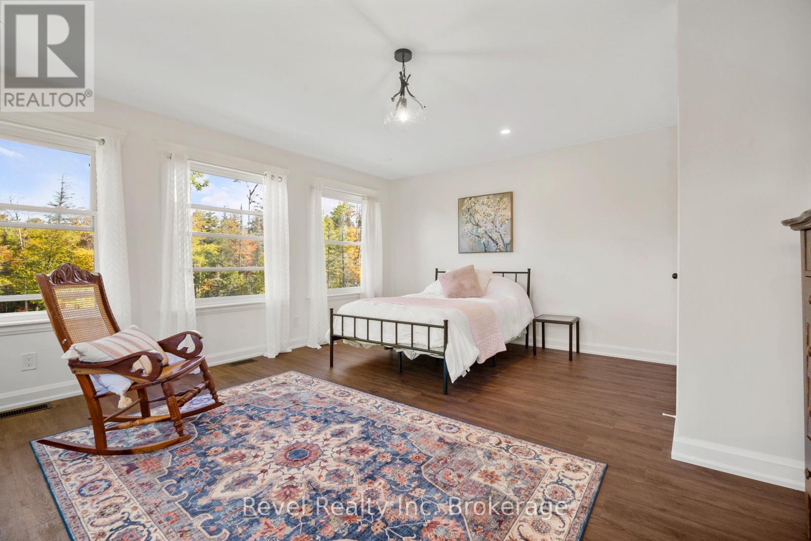 4205 Highway 17 E, Papineau-Cameron (Papineau Cameron), ON - Indoor Photo Showing Bedroom