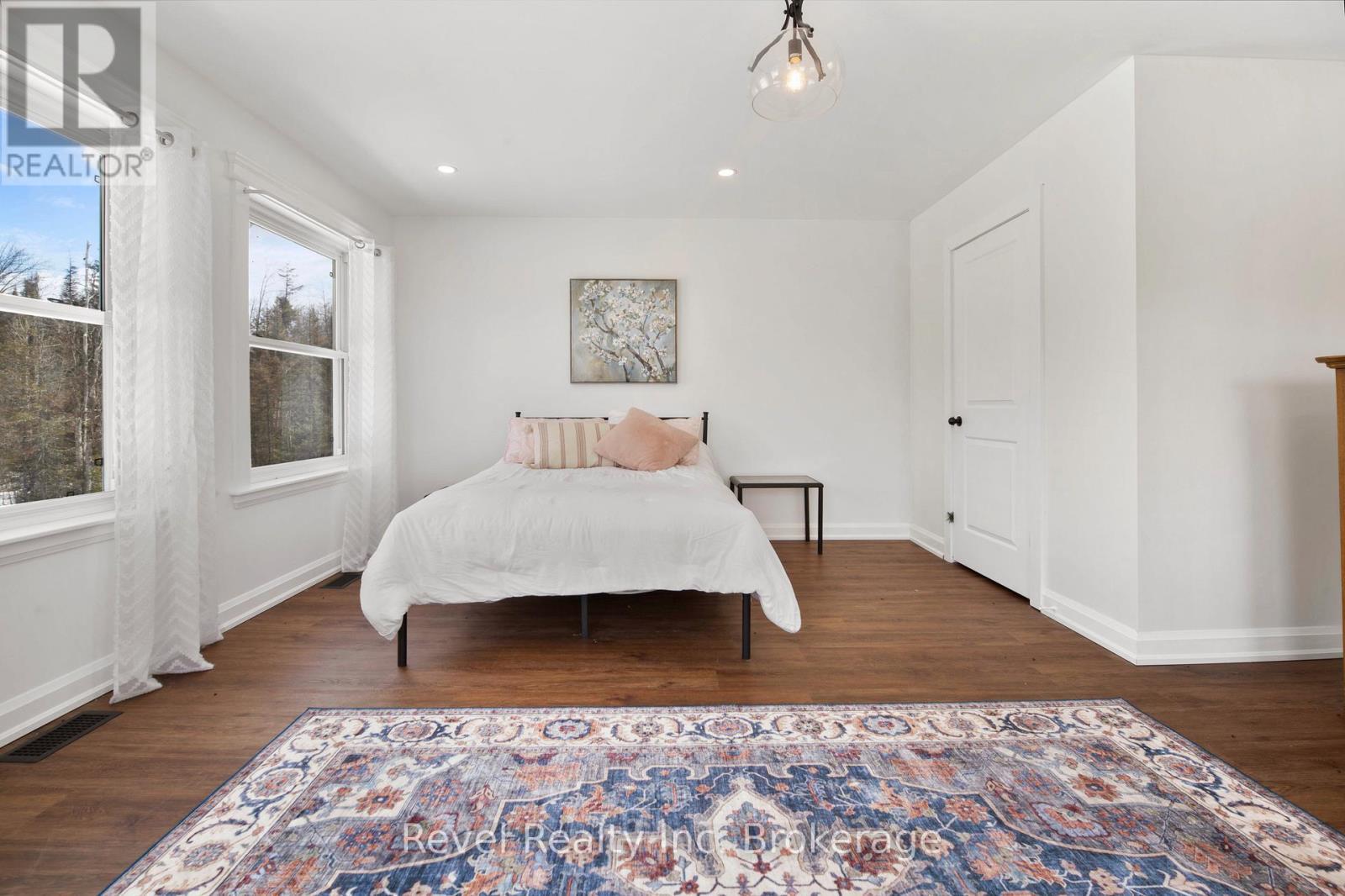 4205 Highway 17 E, Papineau-Cameron (Papineau Cameron), ON - Indoor Photo Showing Bedroom