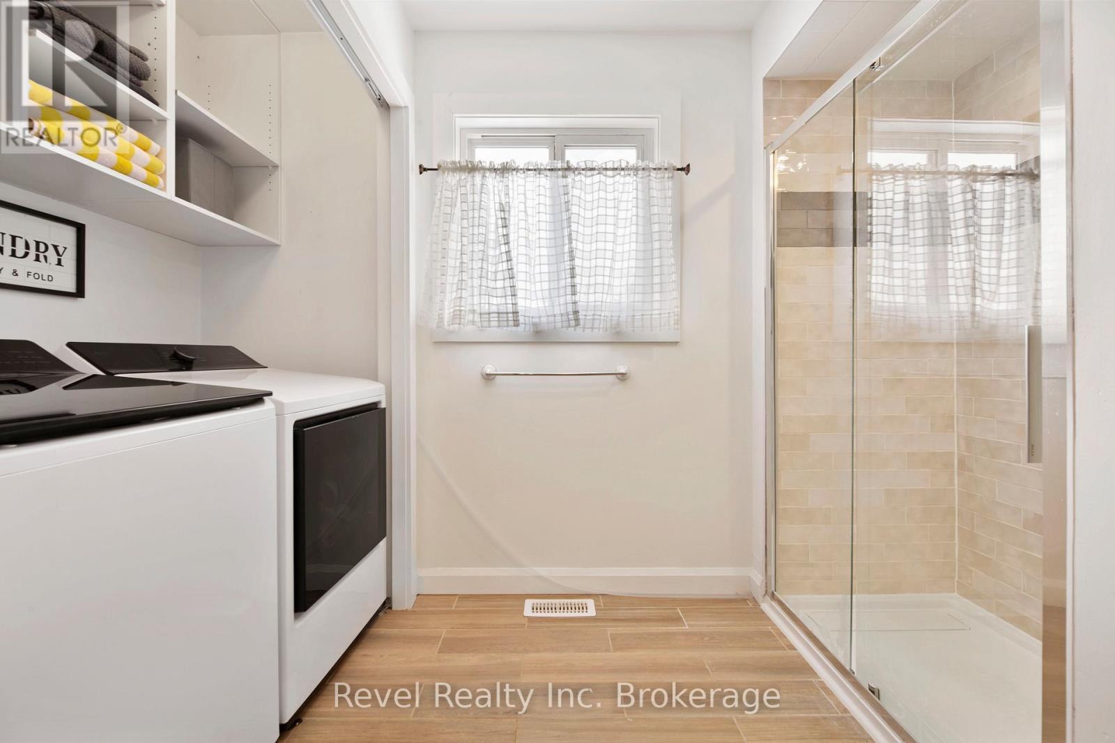 4205 Highway 17 E, Papineau-Cameron (Papineau Cameron), ON - Indoor Photo Showing Laundry Room