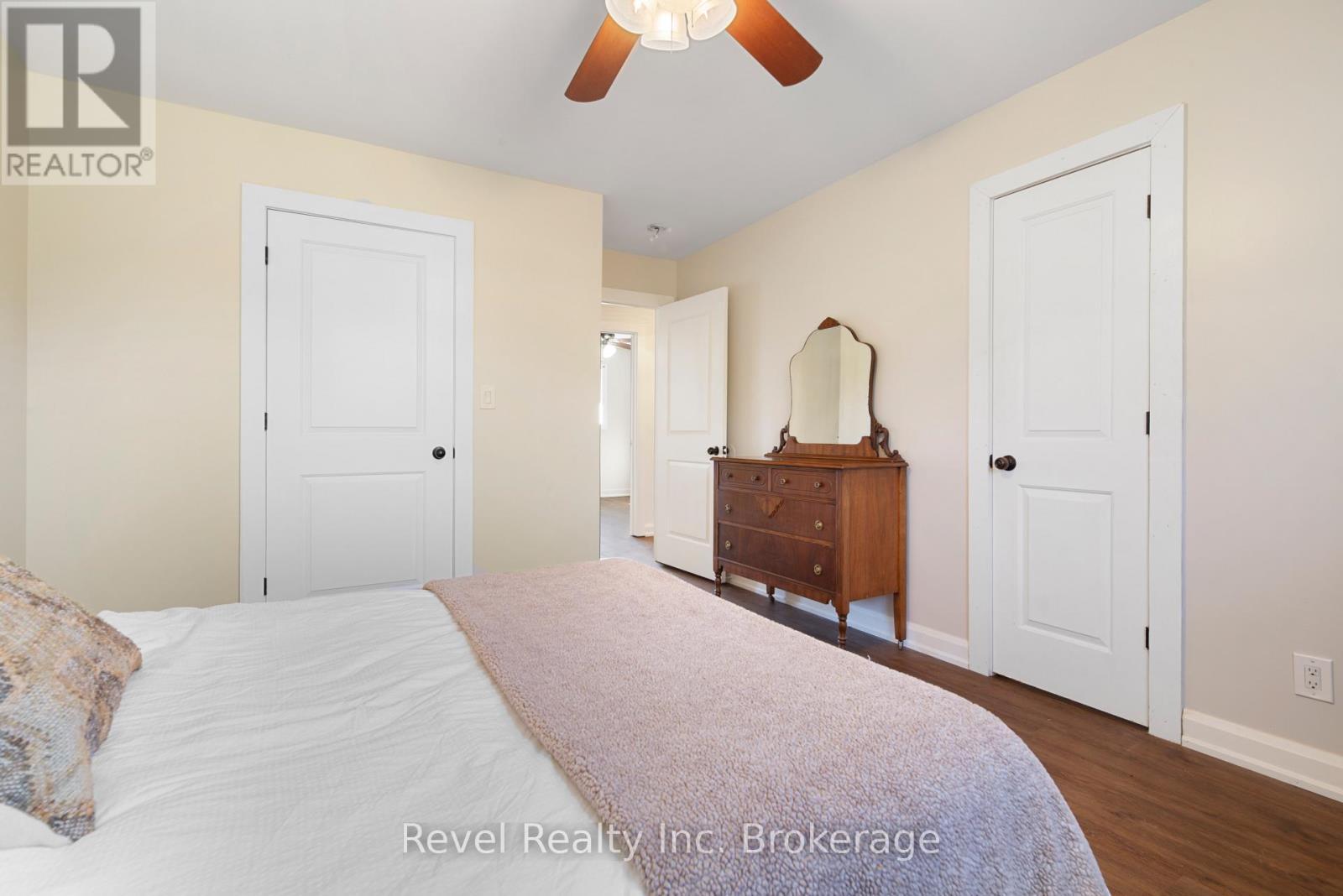 4205 Highway 17 E, Papineau-Cameron (Papineau Cameron), ON - Indoor Photo Showing Bedroom