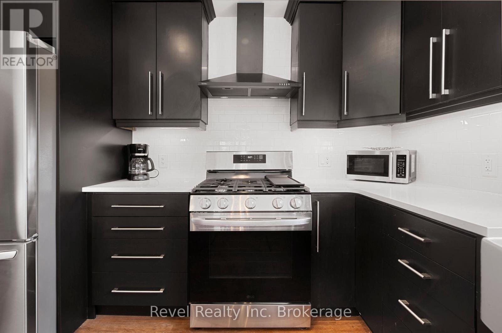 4205 Highway 17 E, Papineau-Cameron (Papineau Cameron), ON - Indoor Photo Showing Kitchen