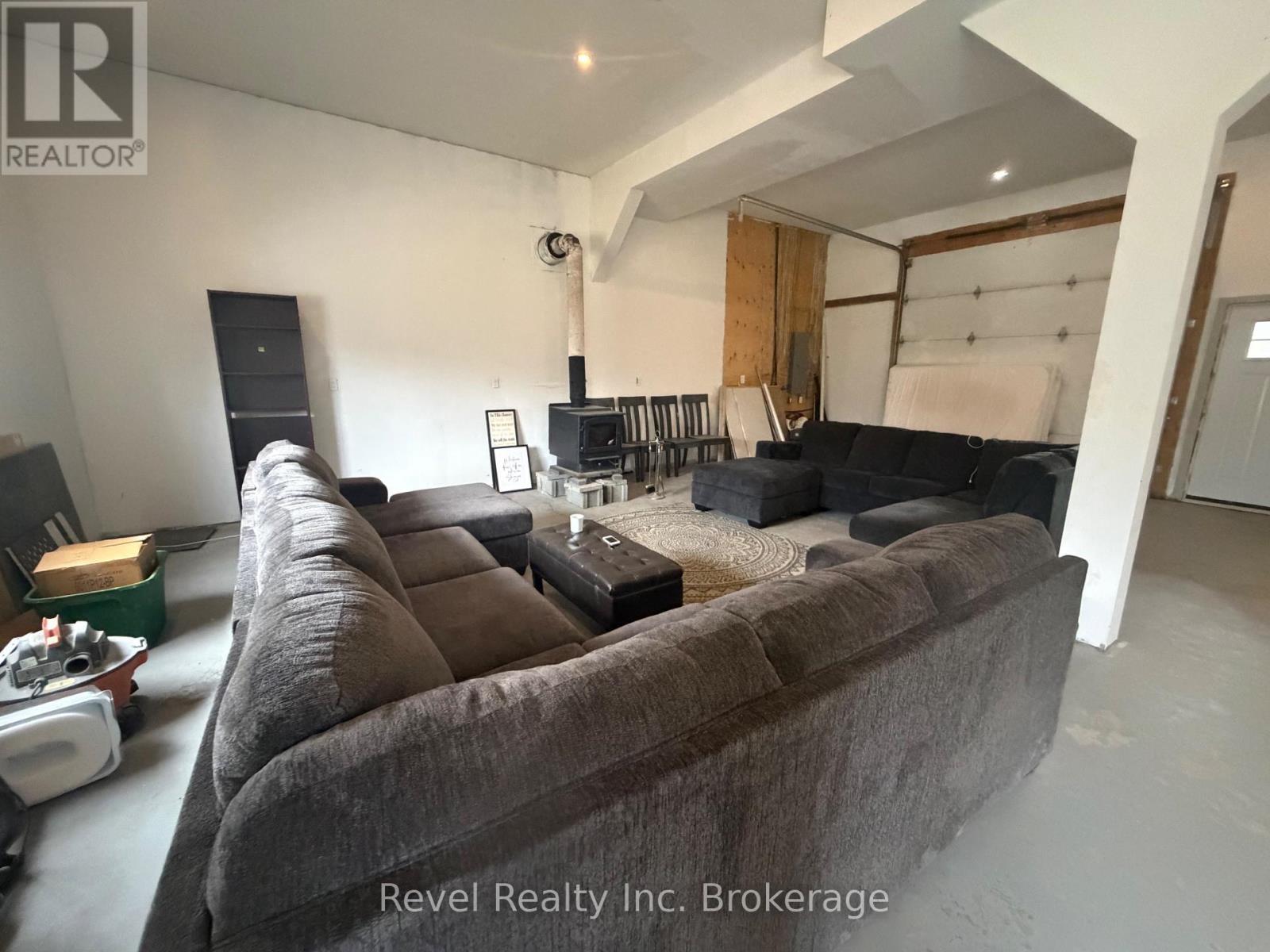 4205 Highway 17 E, Papineau-Cameron (Papineau Cameron), ON - Indoor
