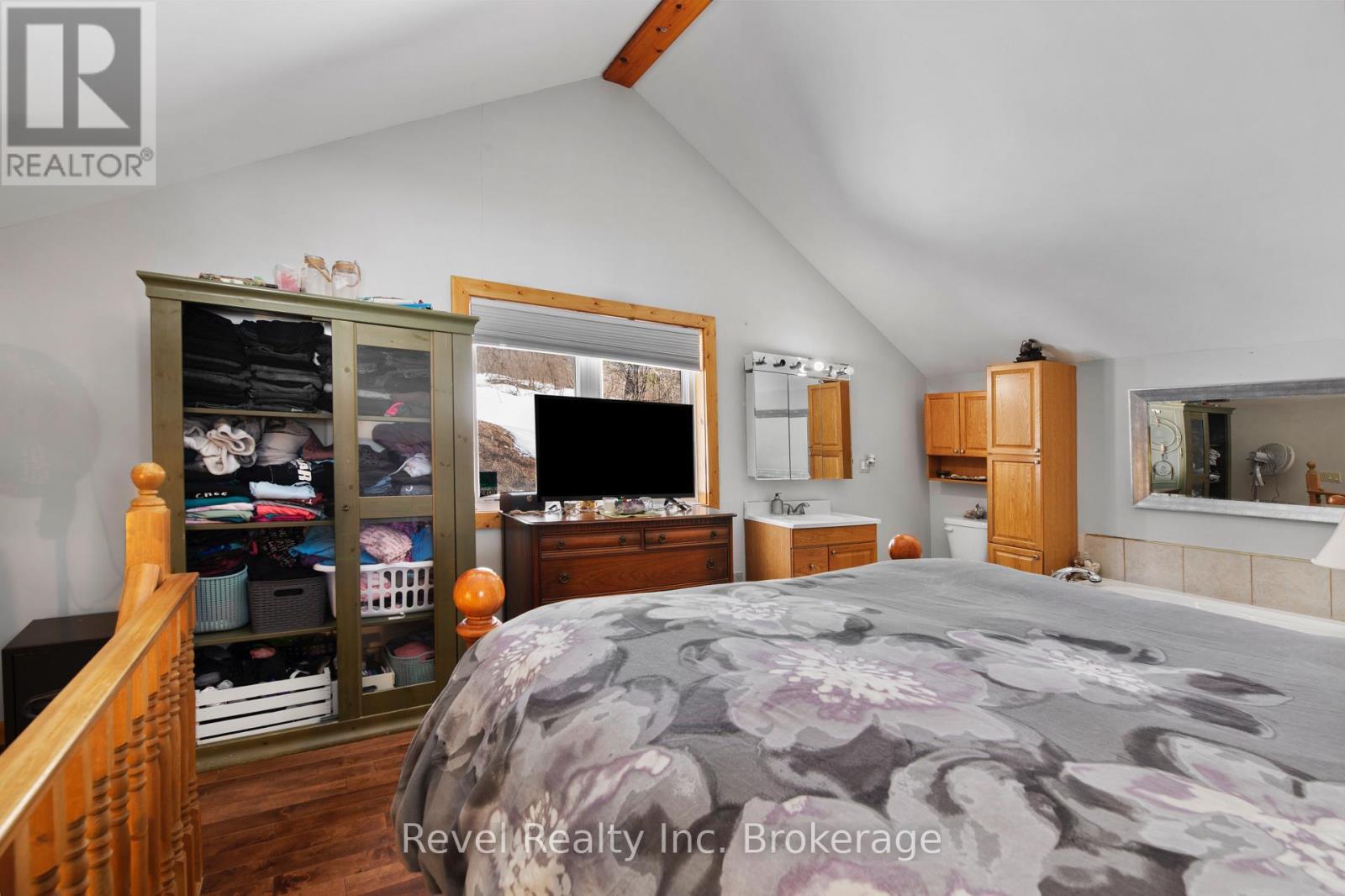 2242 Highway 124, Whitestone (Dunchurch), ON - Indoor Photo Showing Bedroom