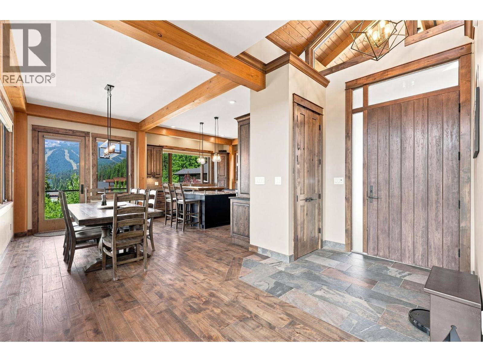 5419 Lookout Ridge Place, Sun Peaks, BC - Indoor Photo Showing Dining Room