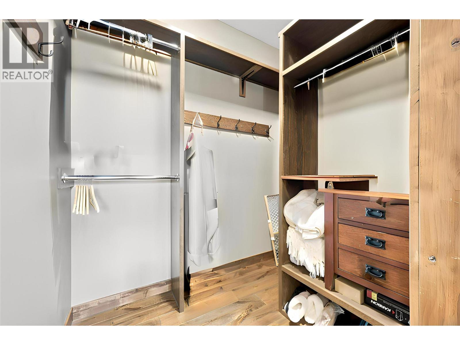 5419 Lookout Ridge Place, Sun Peaks, BC - Indoor With Storage