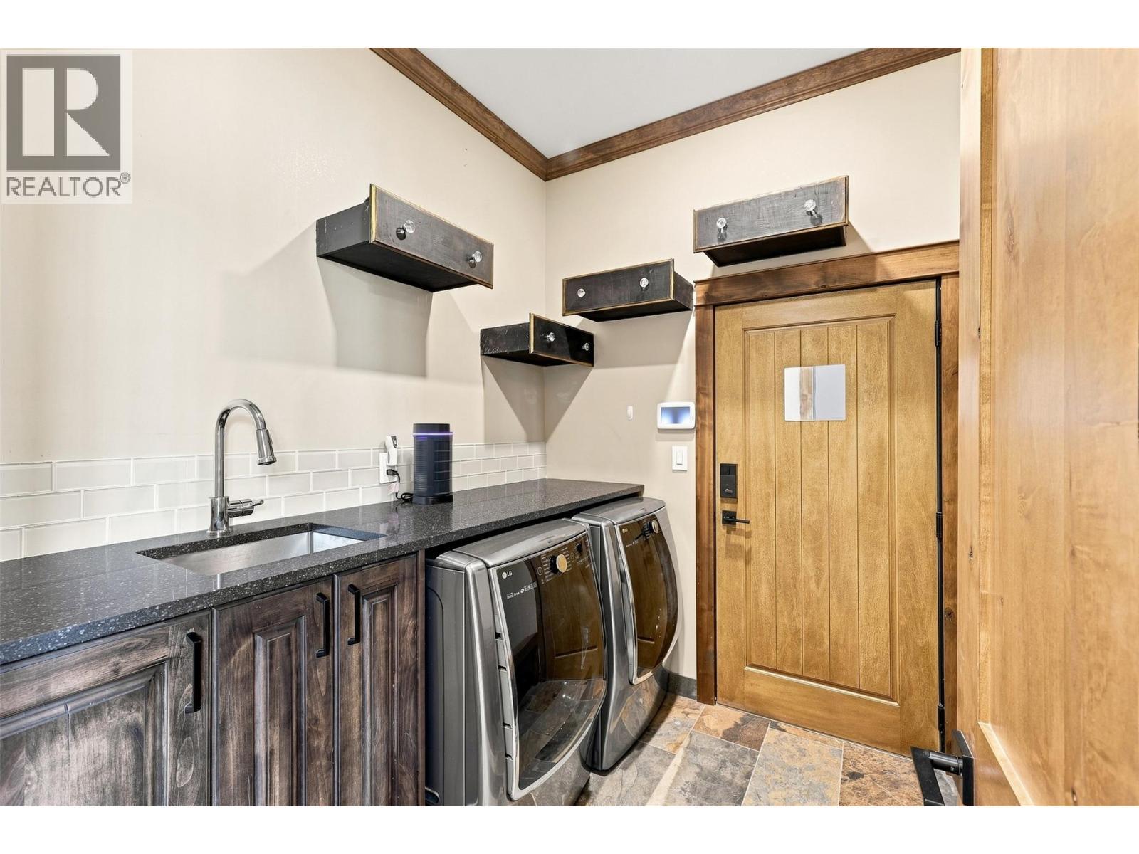 5419 Lookout Ridge Place, Sun Peaks, BC - Indoor Photo Showing Laundry Room
