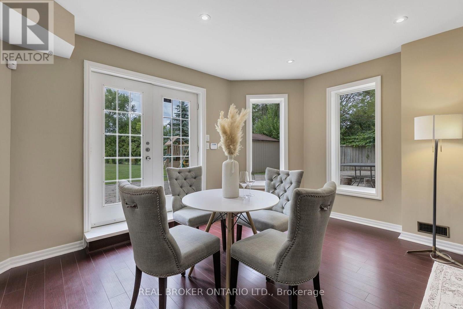 429 North Lake Road, Richmond Hill, ON - Indoor Photo Showing Dining Room