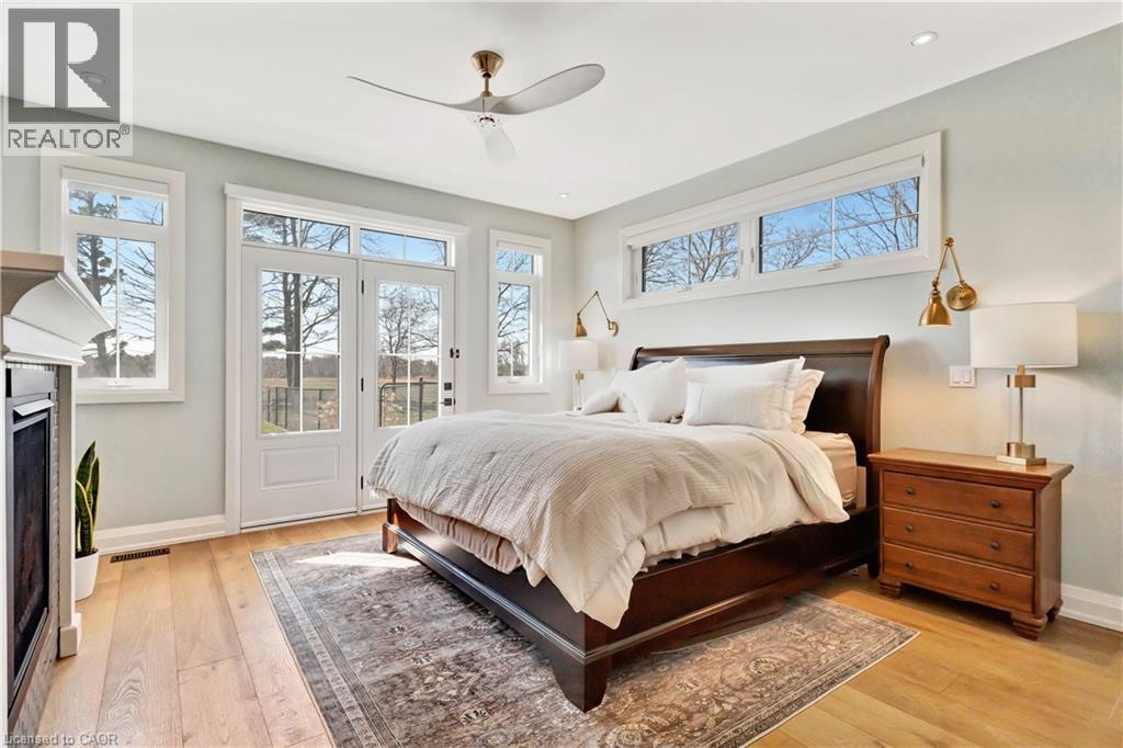 42 Parsonage Road, Ancaster, ON - Indoor Photo Showing Bedroom