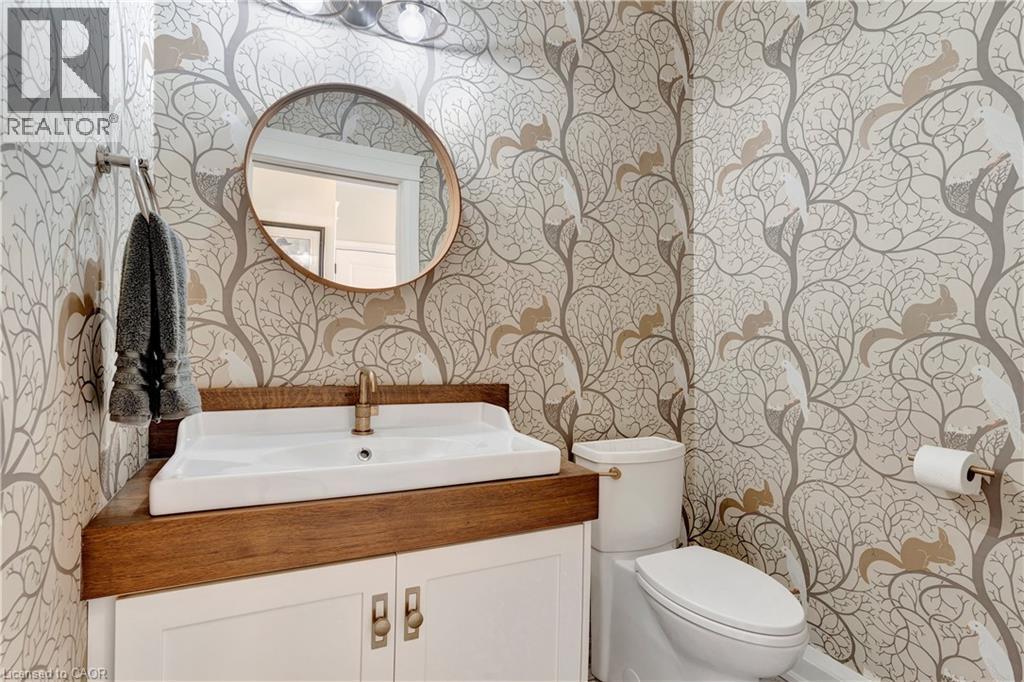2 piece - 42 Parsonage Road, Ancaster, ON - Indoor Photo Showing Bathroom