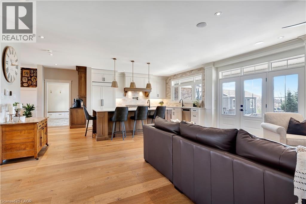 42 Parsonage Road, Ancaster, ON - Indoor Photo Showing Living Room