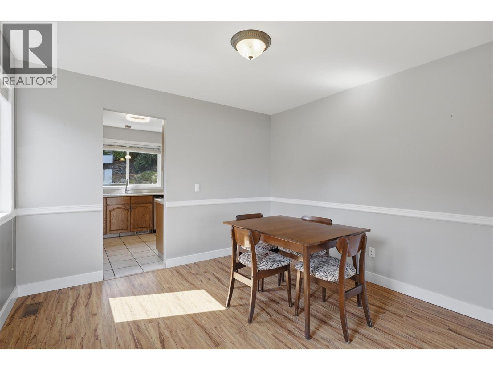 862 Greybriar Court, Kamloops, BC - Indoor Photo Showing Dining Room