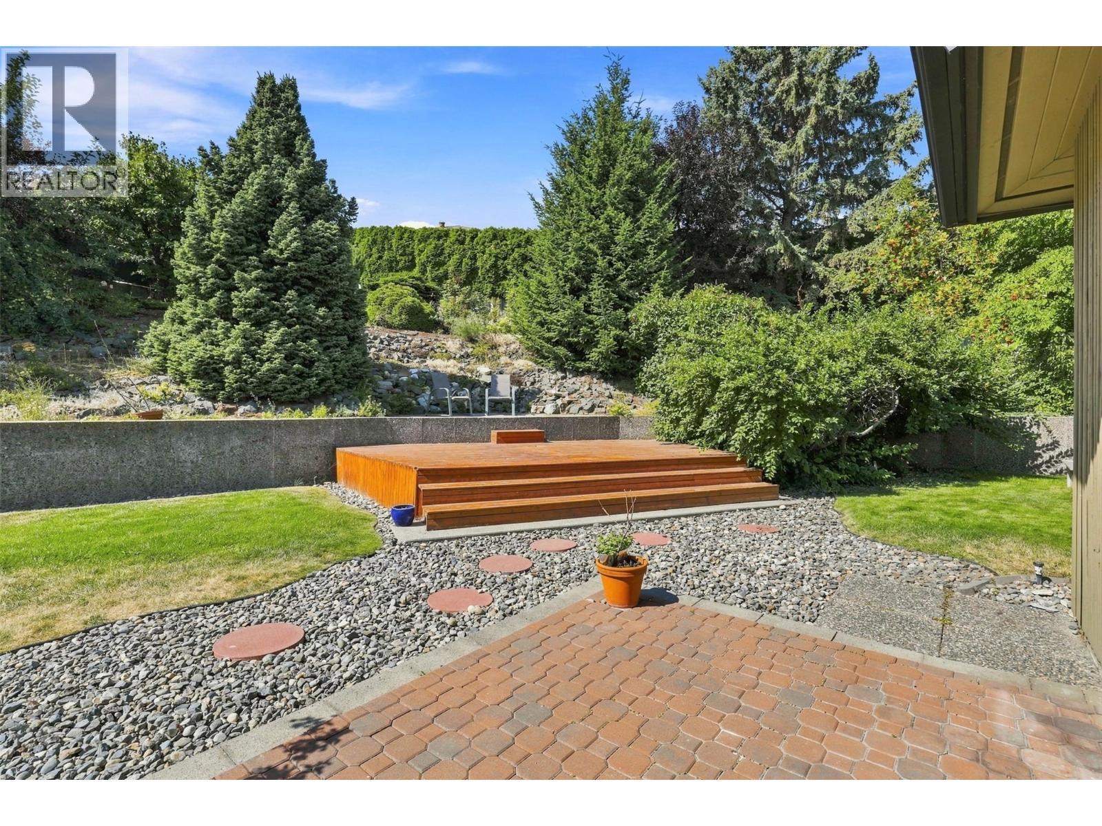 862 Greybriar Court, Kamloops, BC - Outdoor