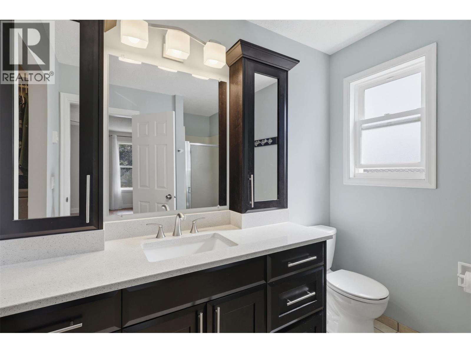 862 Greybriar Court, Kamloops, BC - Indoor Photo Showing Bathroom