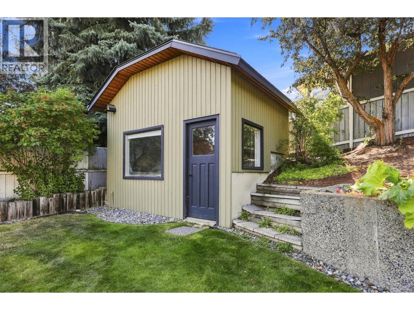 862 Greybriar Court, Kamloops, BC - Outdoor