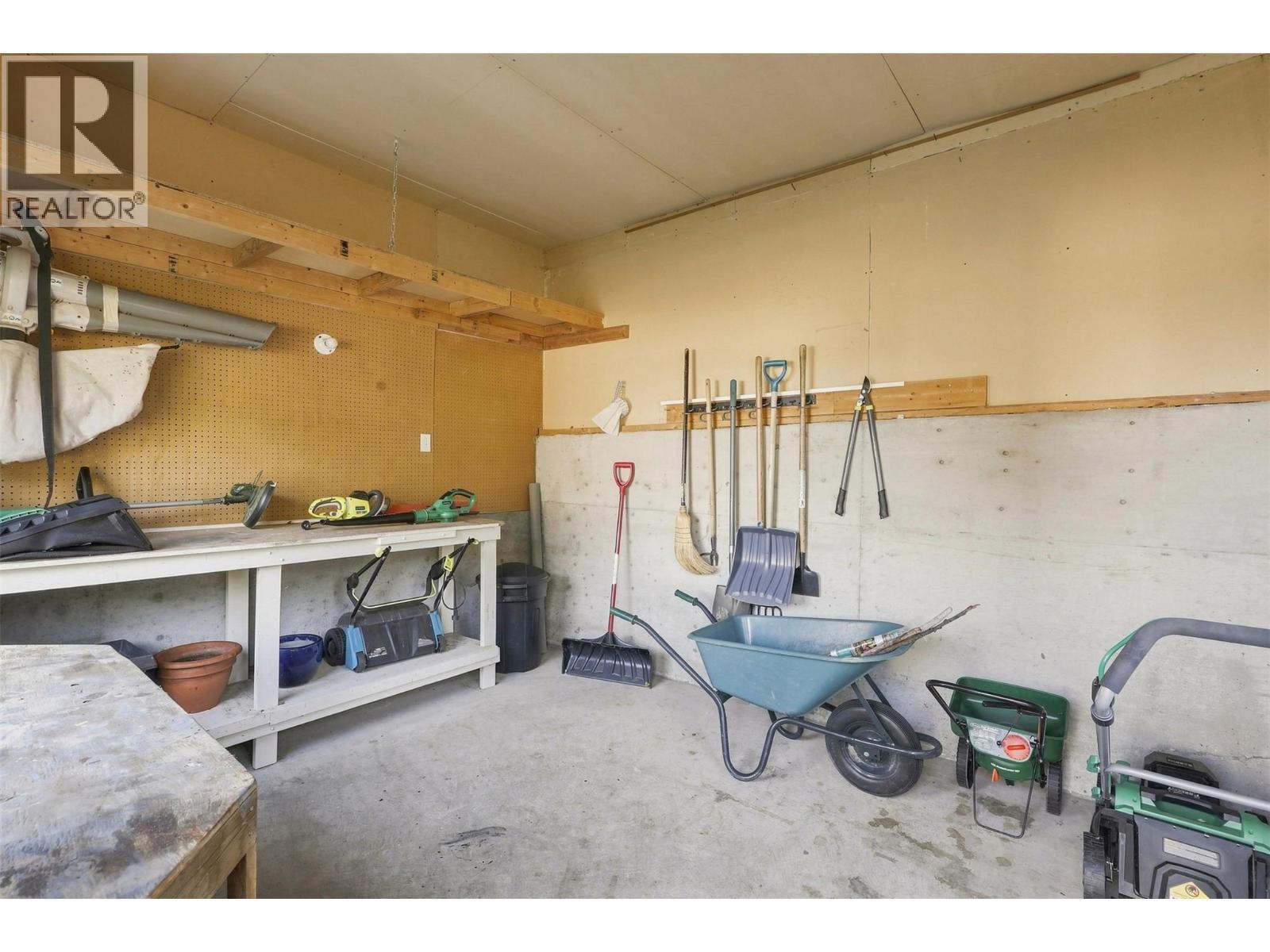 862 Greybriar Court, Kamloops, BC - Indoor