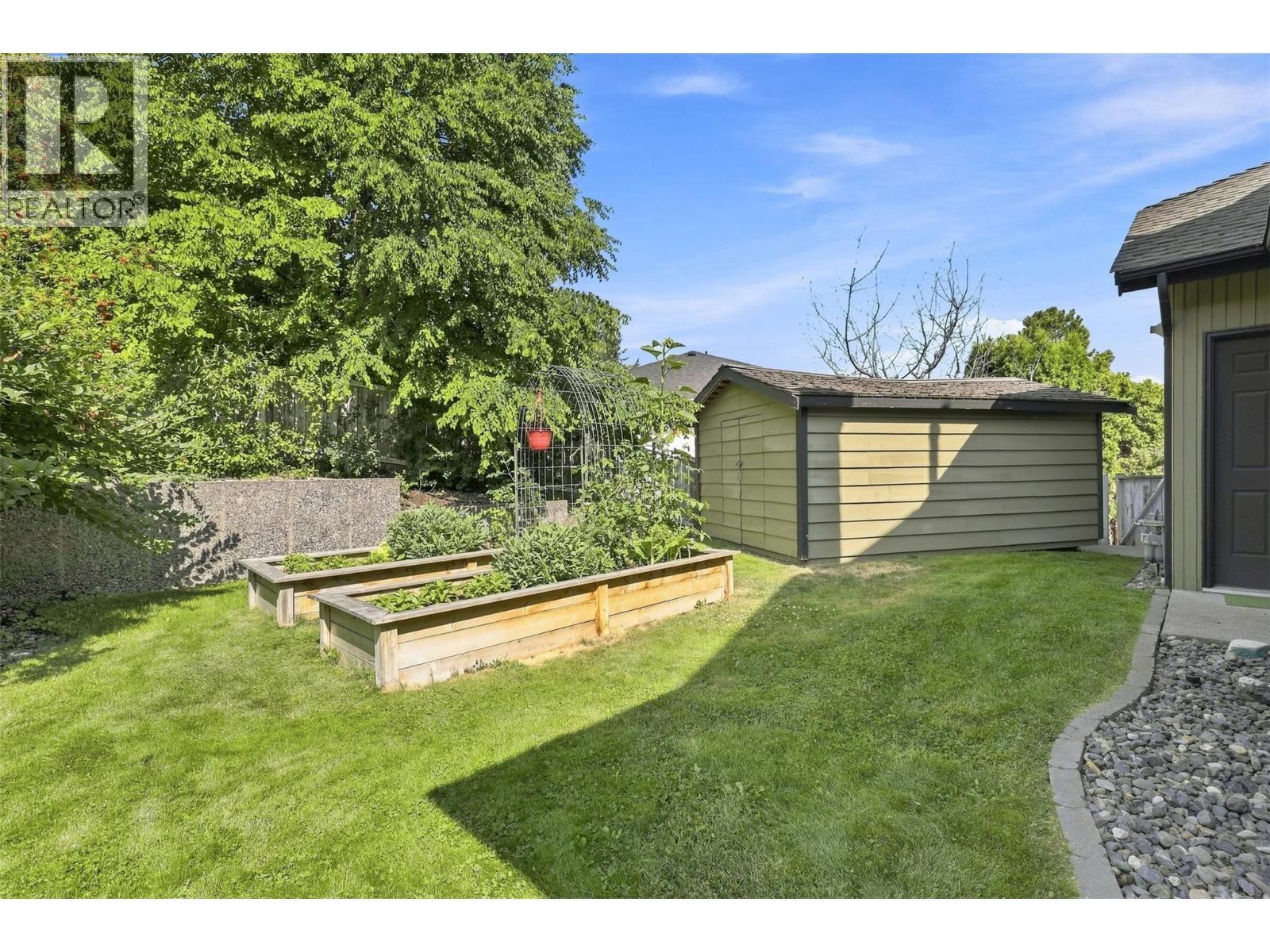 862 Greybriar Court, Kamloops, BC - Outdoor