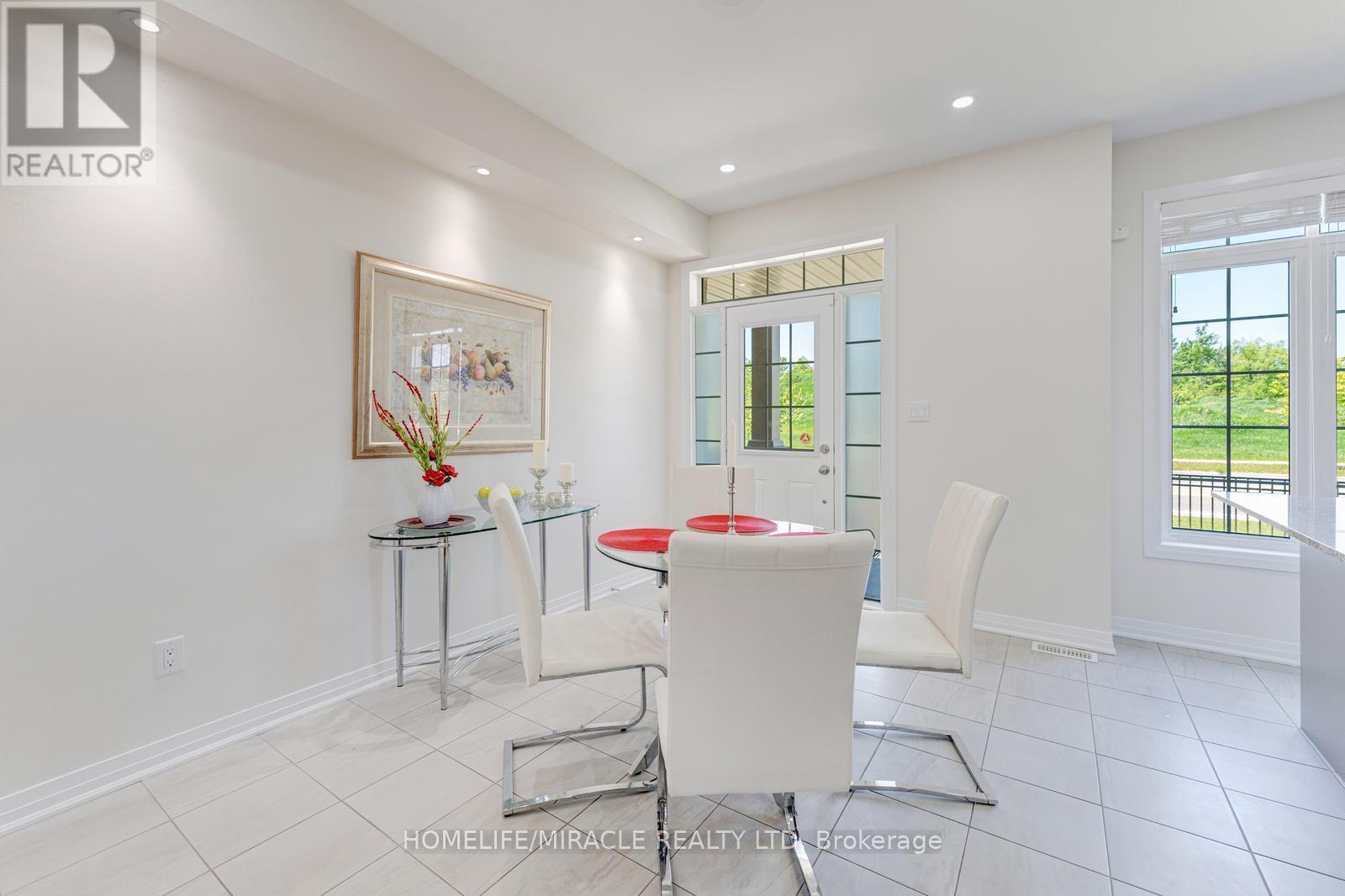12 - 172 Parkinson Crescent, Orangeville, ON - Indoor Photo Showing Dining Room