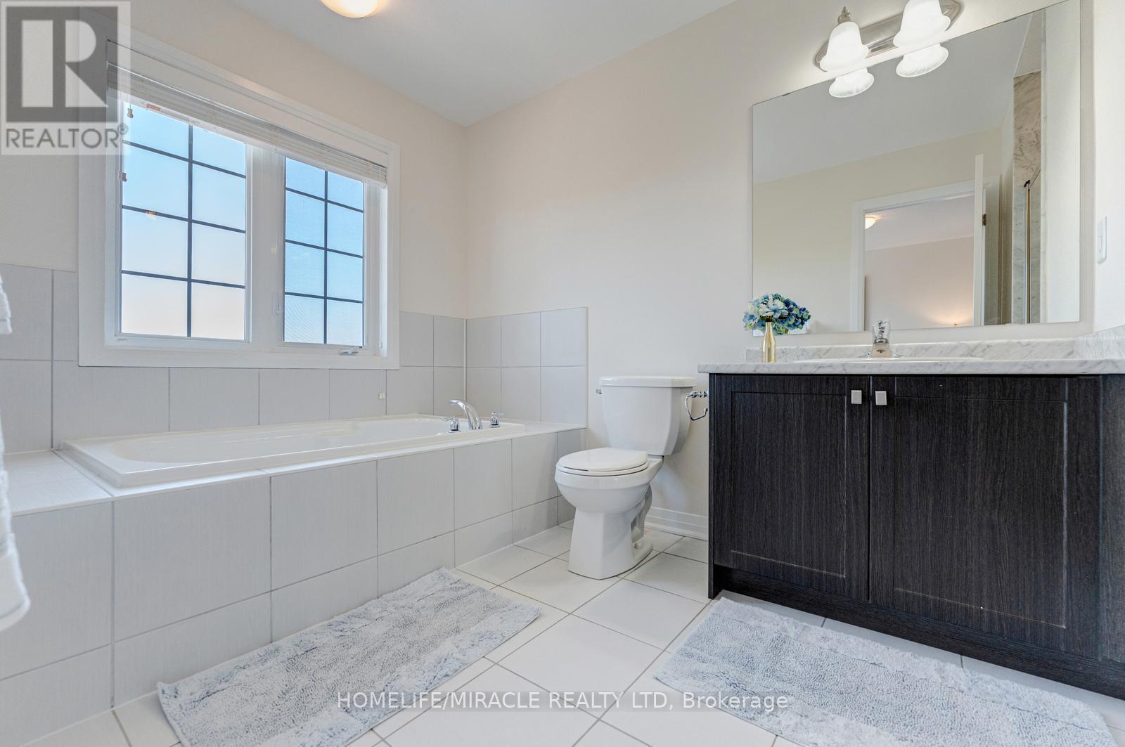 12 - 172 Parkinson Crescent, Orangeville, ON - Indoor Photo Showing Bathroom