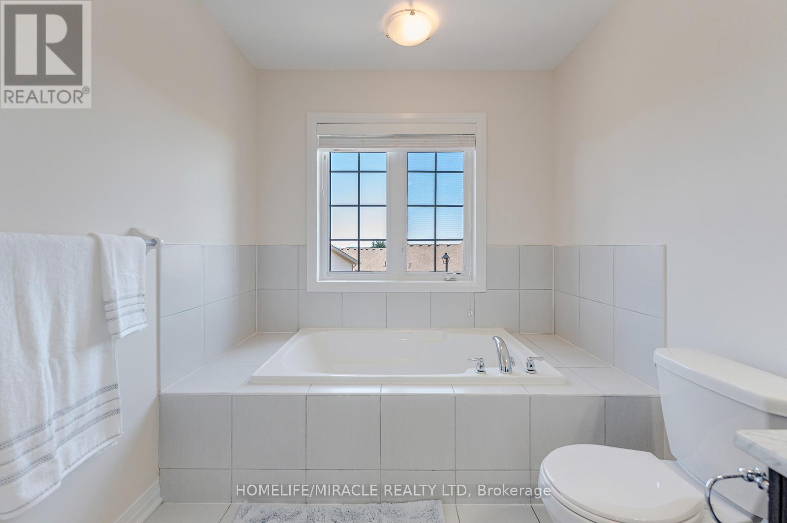 12 - 172 Parkinson Crescent, Orangeville, ON - Indoor Photo Showing Bathroom