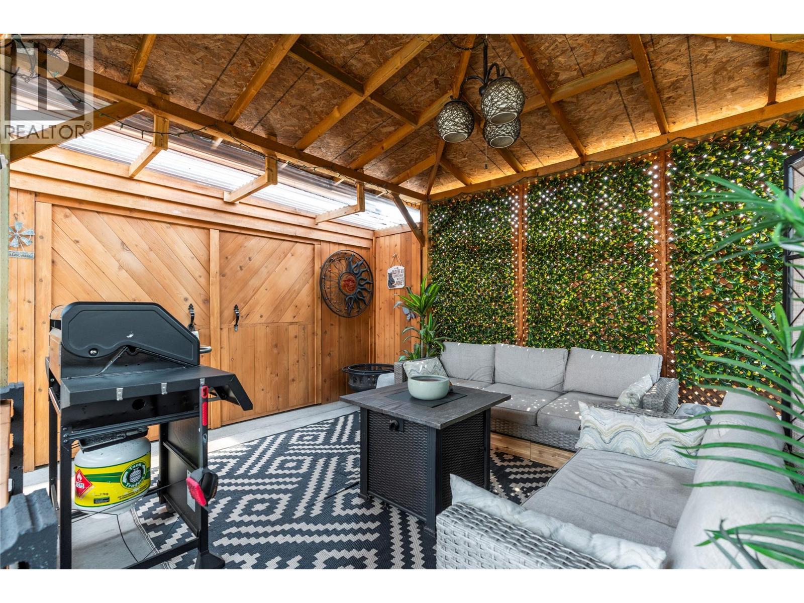 4400 15 Avenue, Vernon, BC - Outdoor With Deck Patio Veranda With Exterior