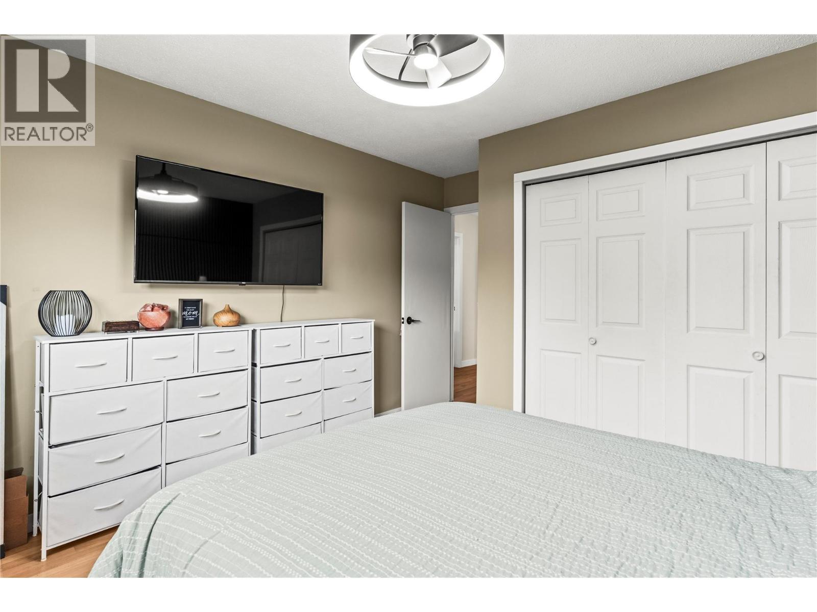 4400 15 Avenue, Vernon, BC - Indoor Photo Showing Bedroom