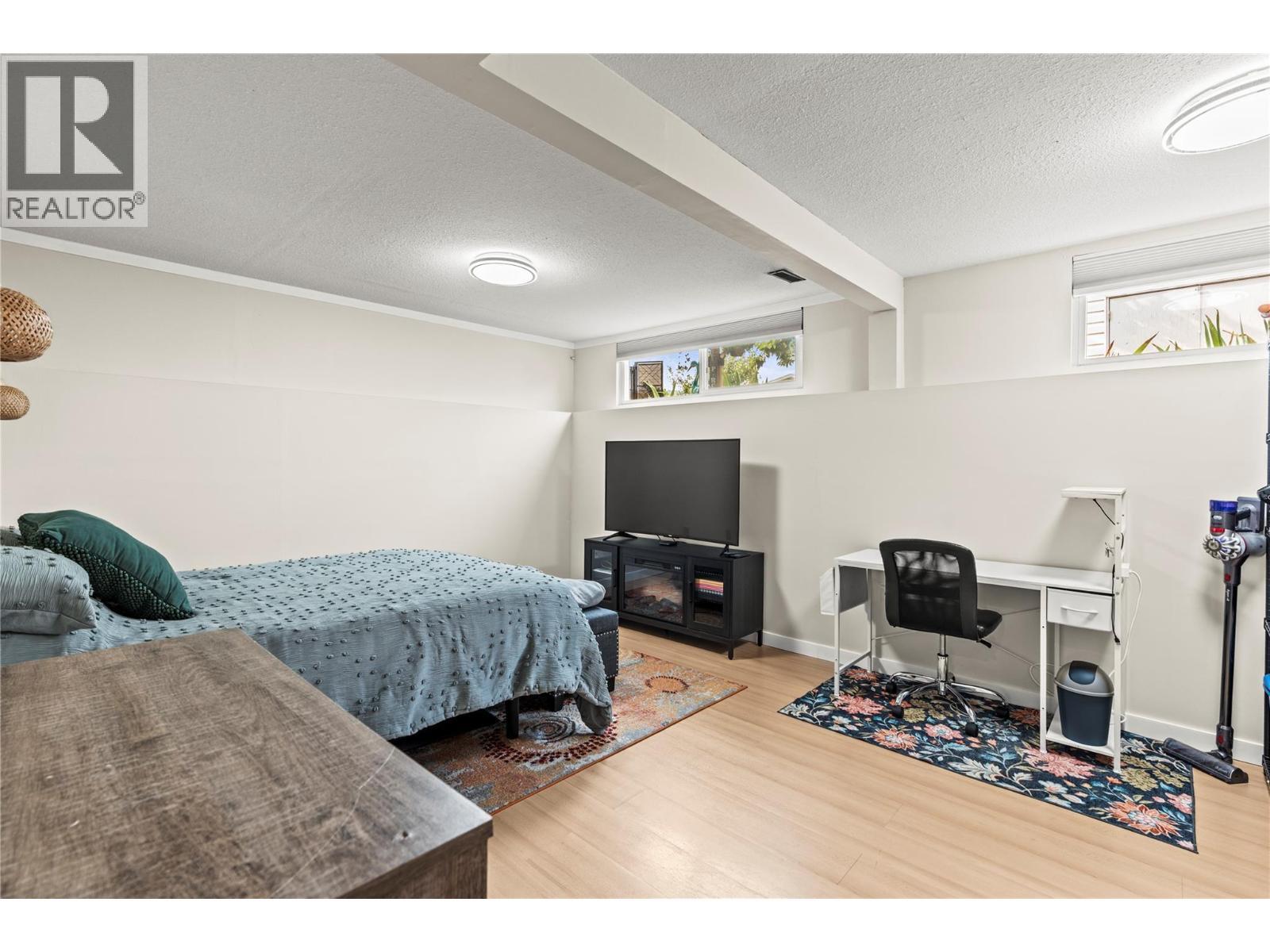 4400 15 Avenue, Vernon, BC - Indoor Photo Showing Bedroom