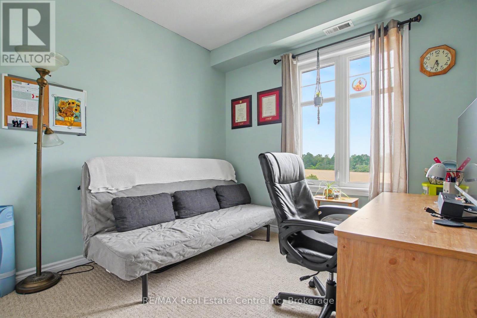 410 - 2 Colonial Drive, Guelph (Pineridge/Westminster Woods), ON - Indoor Photo Showing Office